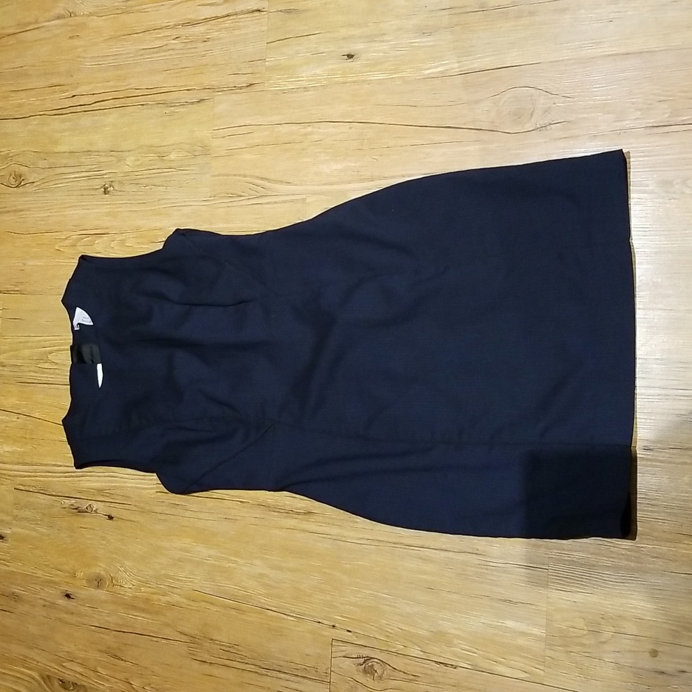 H&M Navy sleeveless dress scoop neck fully lined back zipper.  EUC sz 10